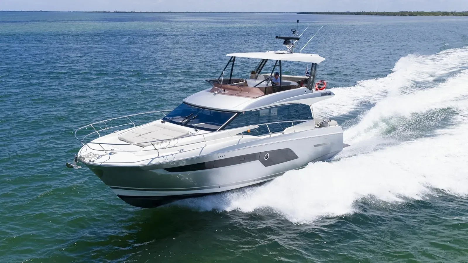 Купить яхту EMOTIONAL RESCUE 9 - PRESTIGE в Shestakov Yacht Sales