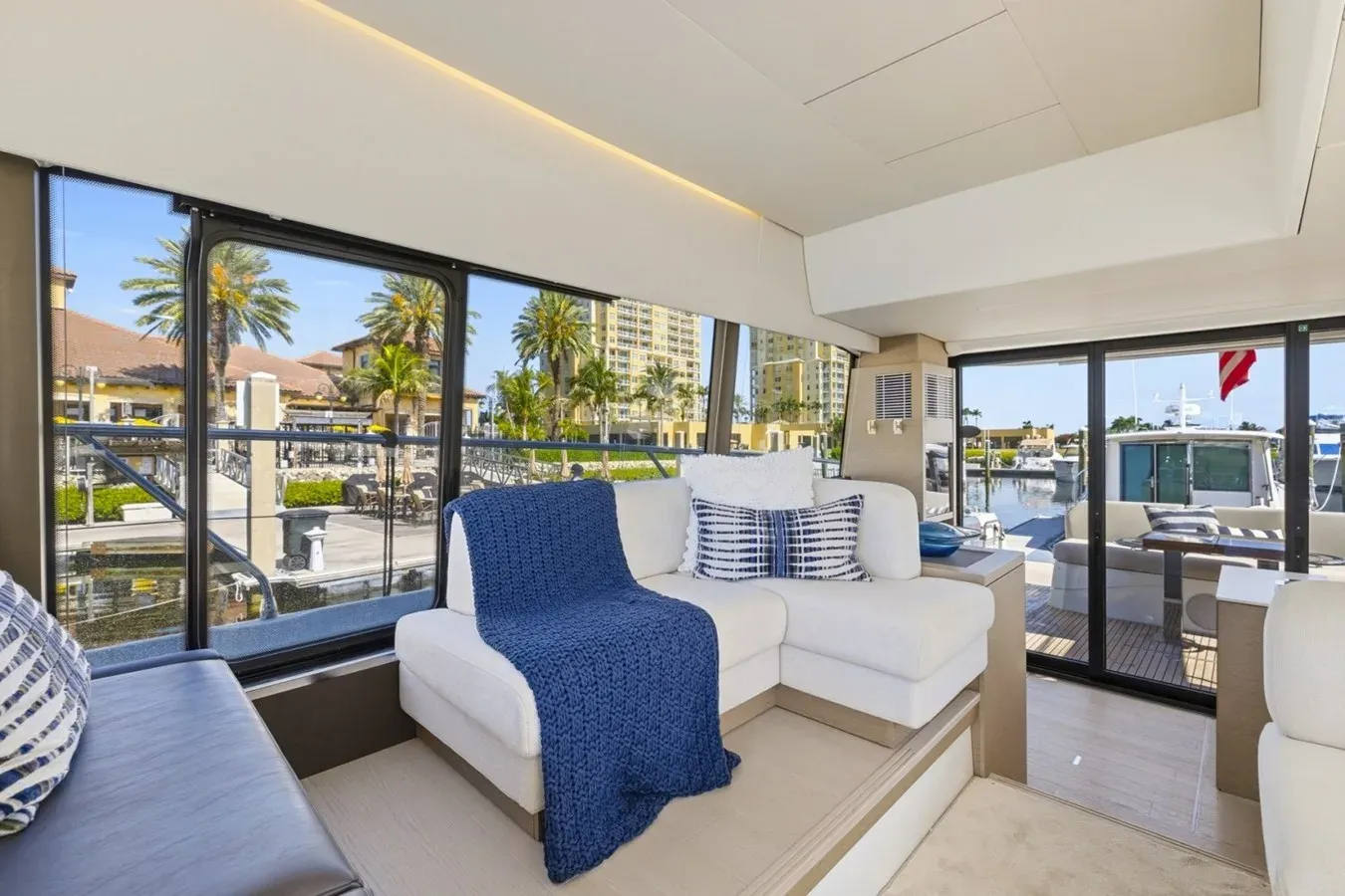 Купить яхту EMOTIONAL RESCUE 9 52 в Shestakov Yacht Sales