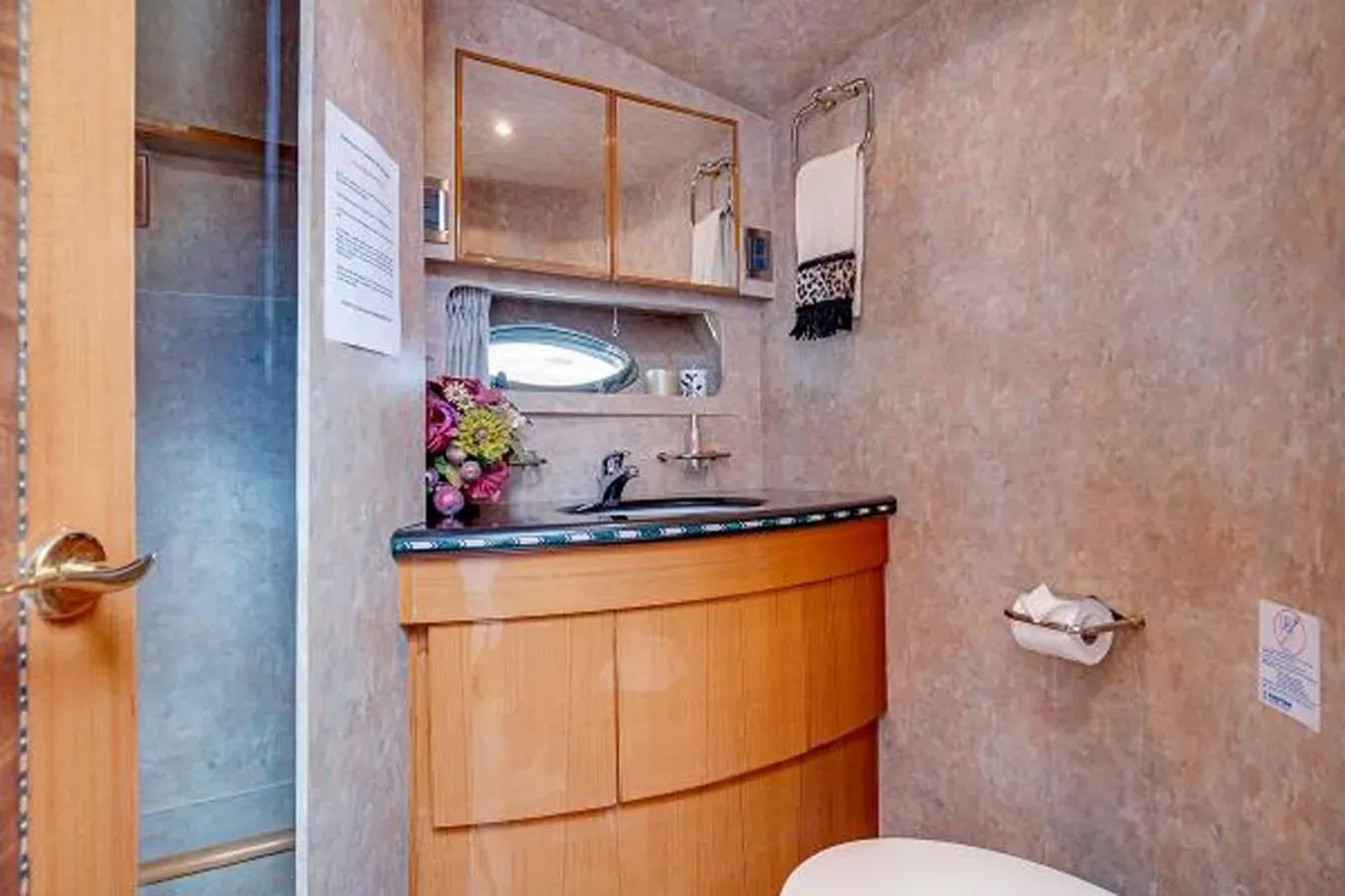 Buy a yacht LOKI Flybridge Sedan
