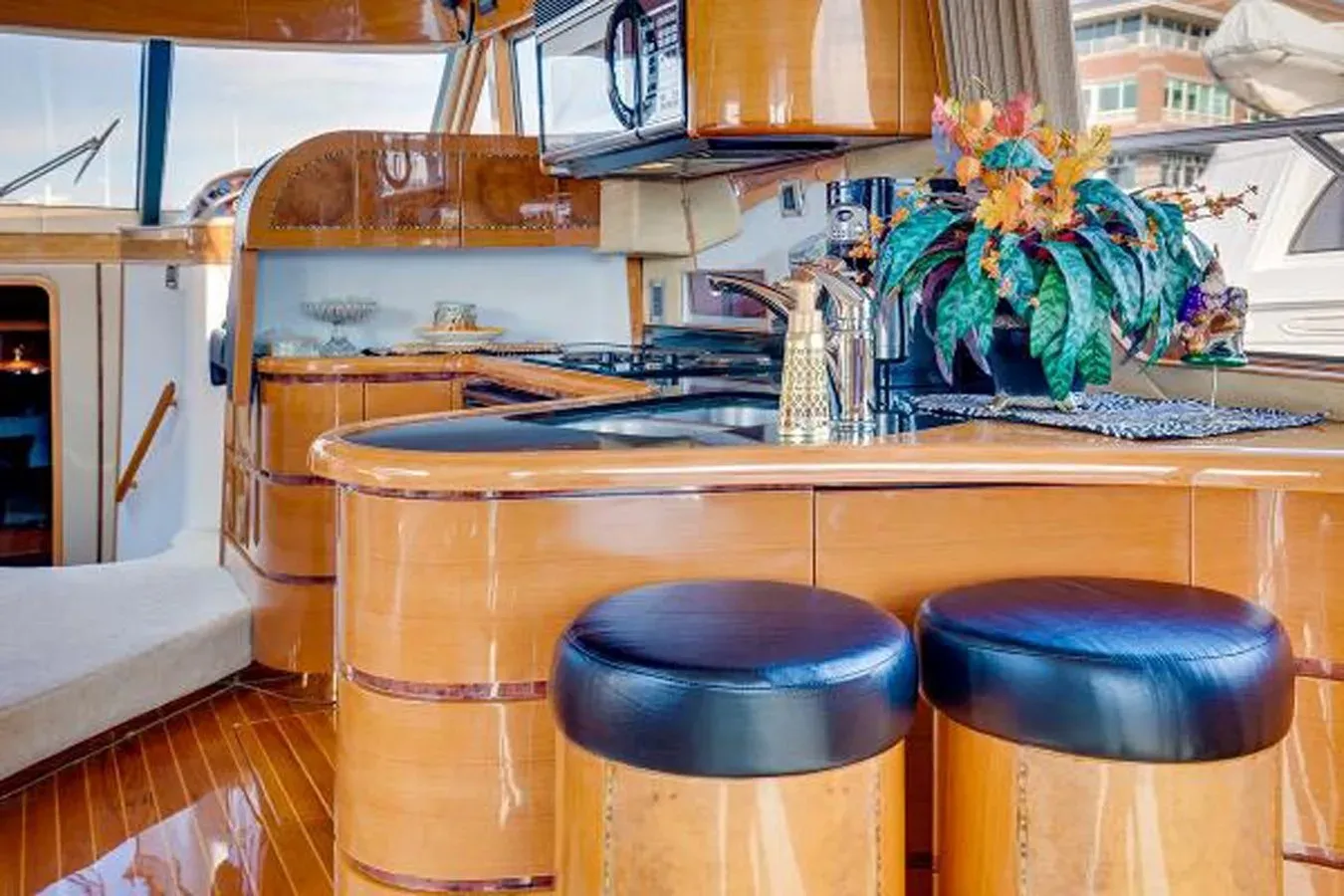 LOKI Flybridge Sedan price