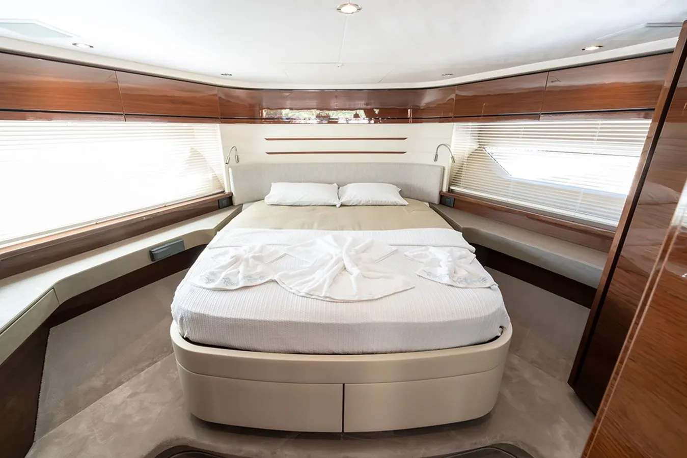 best yacht sales deals Daphne 69