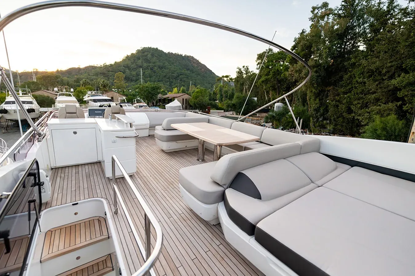 Buy a yacht Daphne - PRINCESS