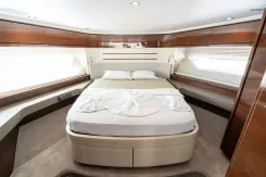 best yacht sales deals Daphne 69