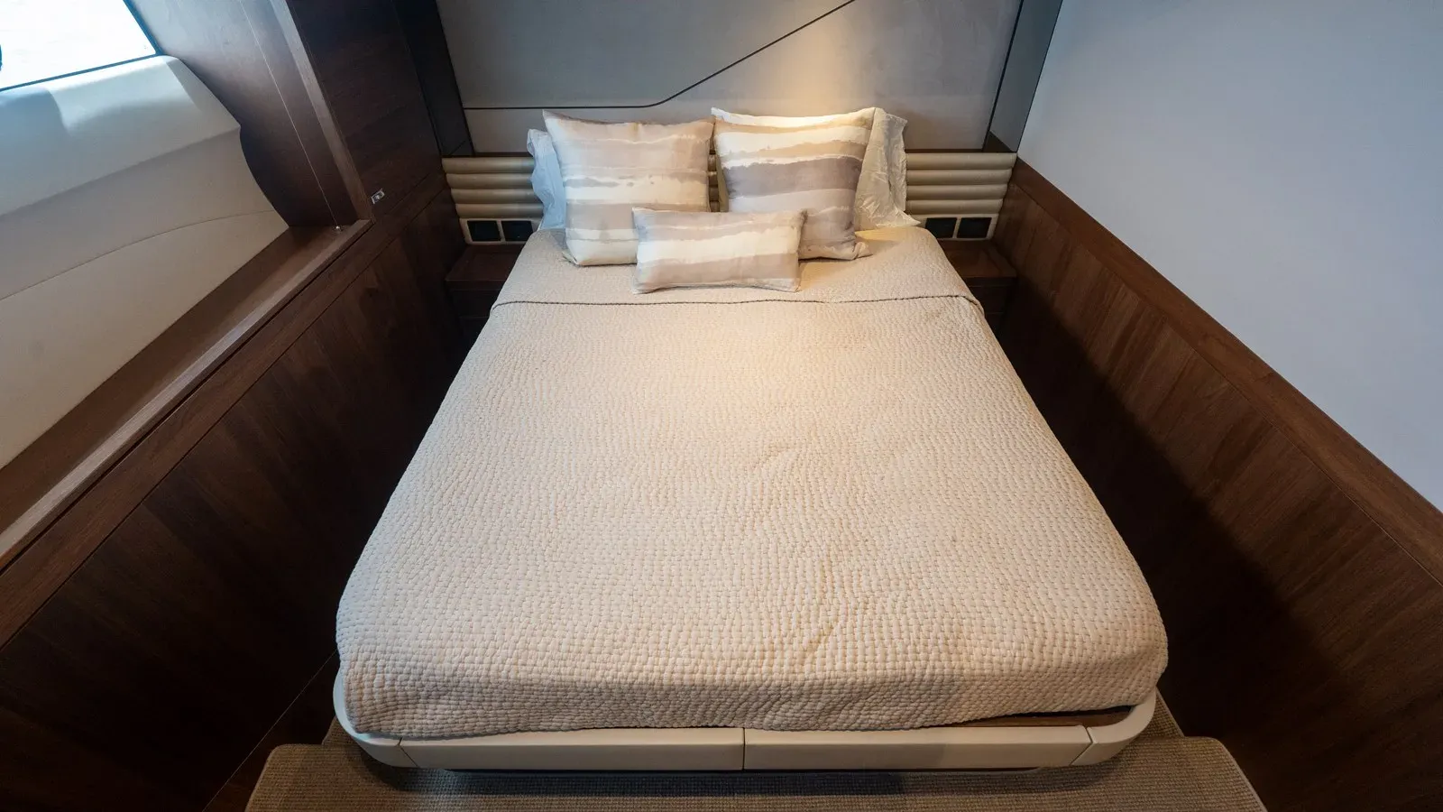 Buy a yacht PARAGON 80