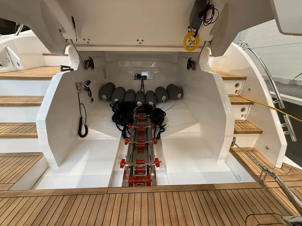 the best price on PRINCESS V48 OPEN - PRINCESS