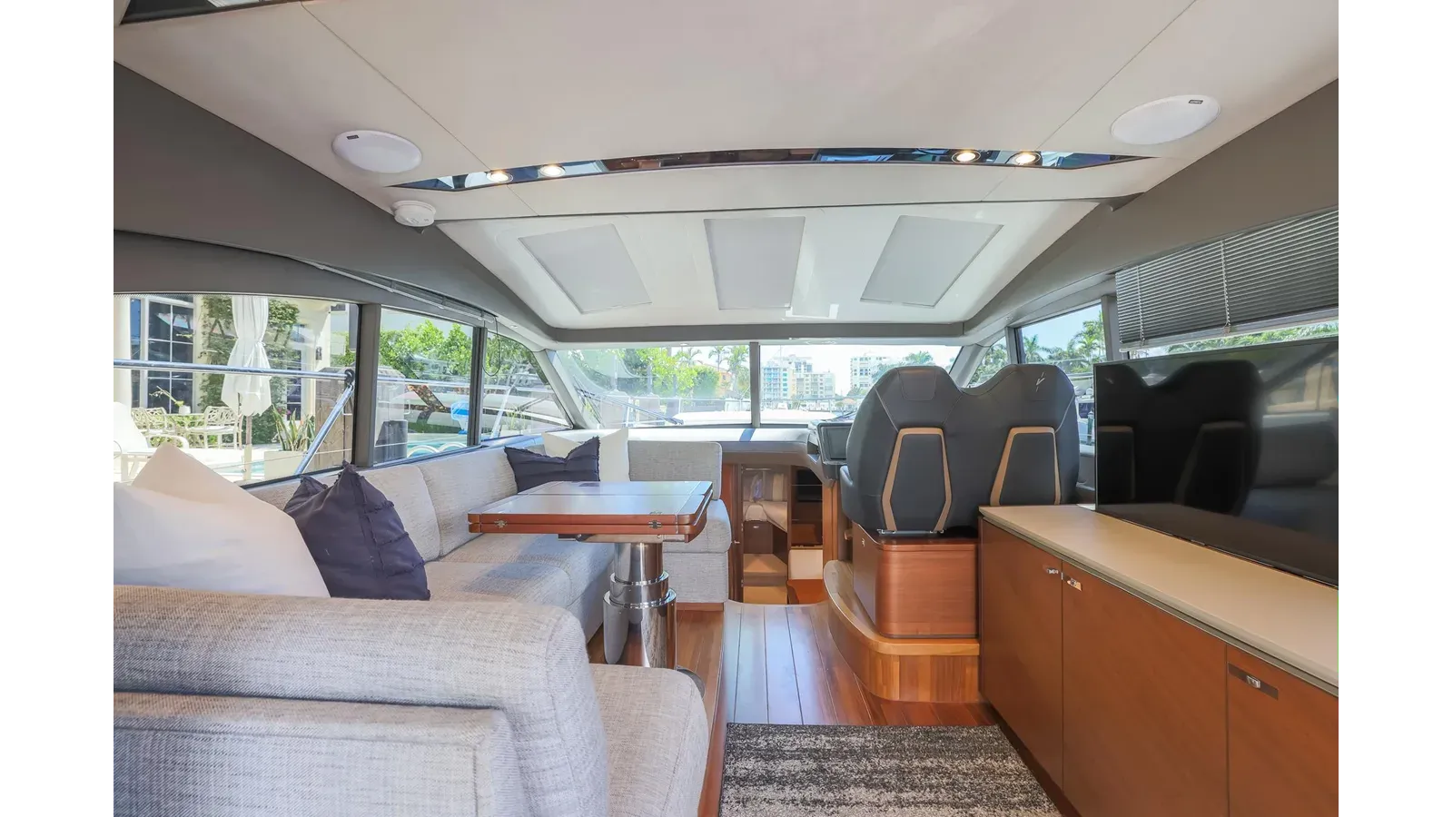 Buy a yacht Quick Decision V50