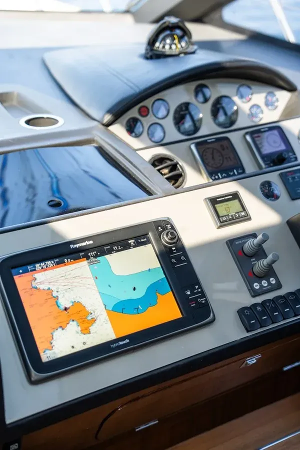Buy a ASEE 61 V52 at Shestakov Yacht Sales