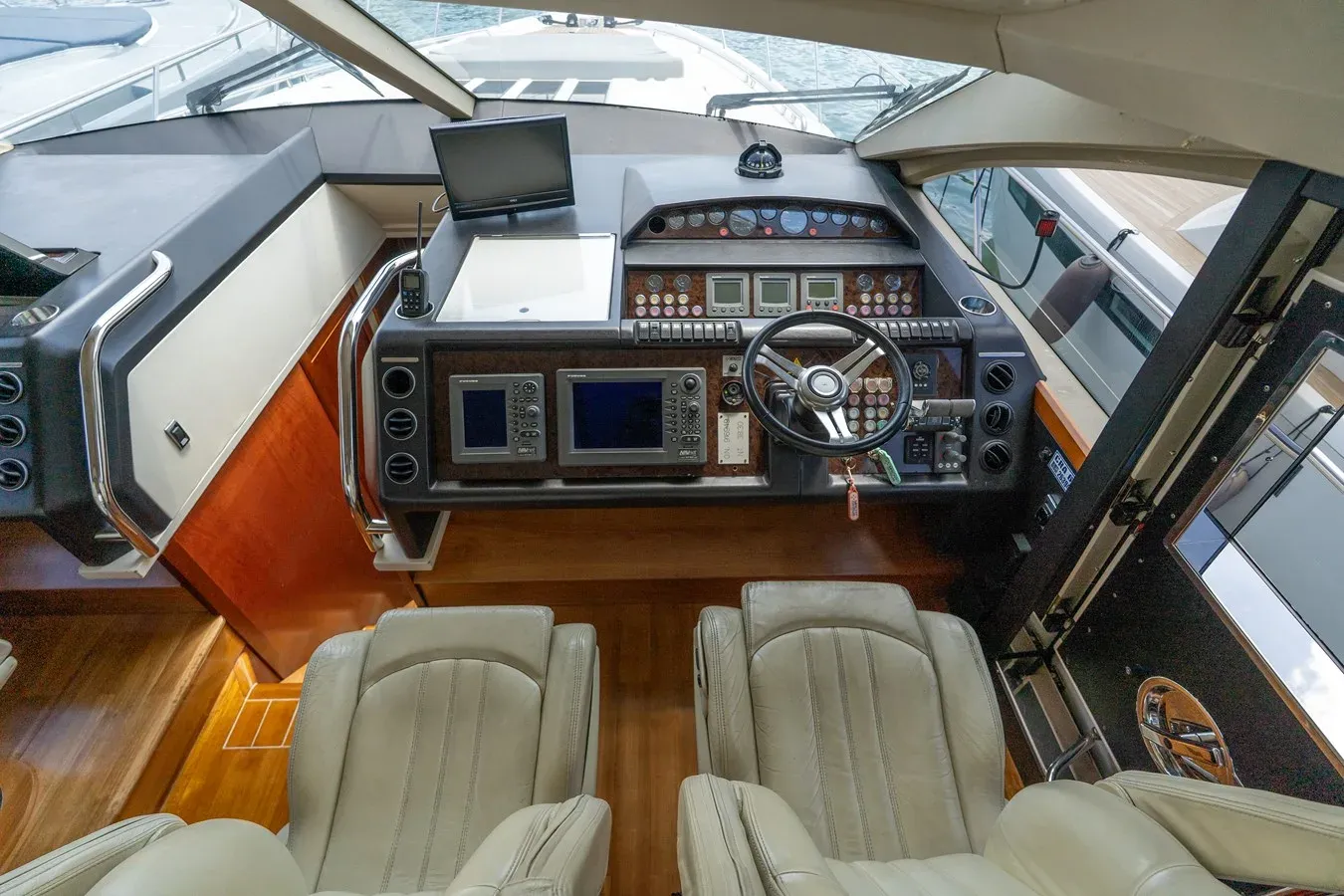 Buy a yacht Princess V70