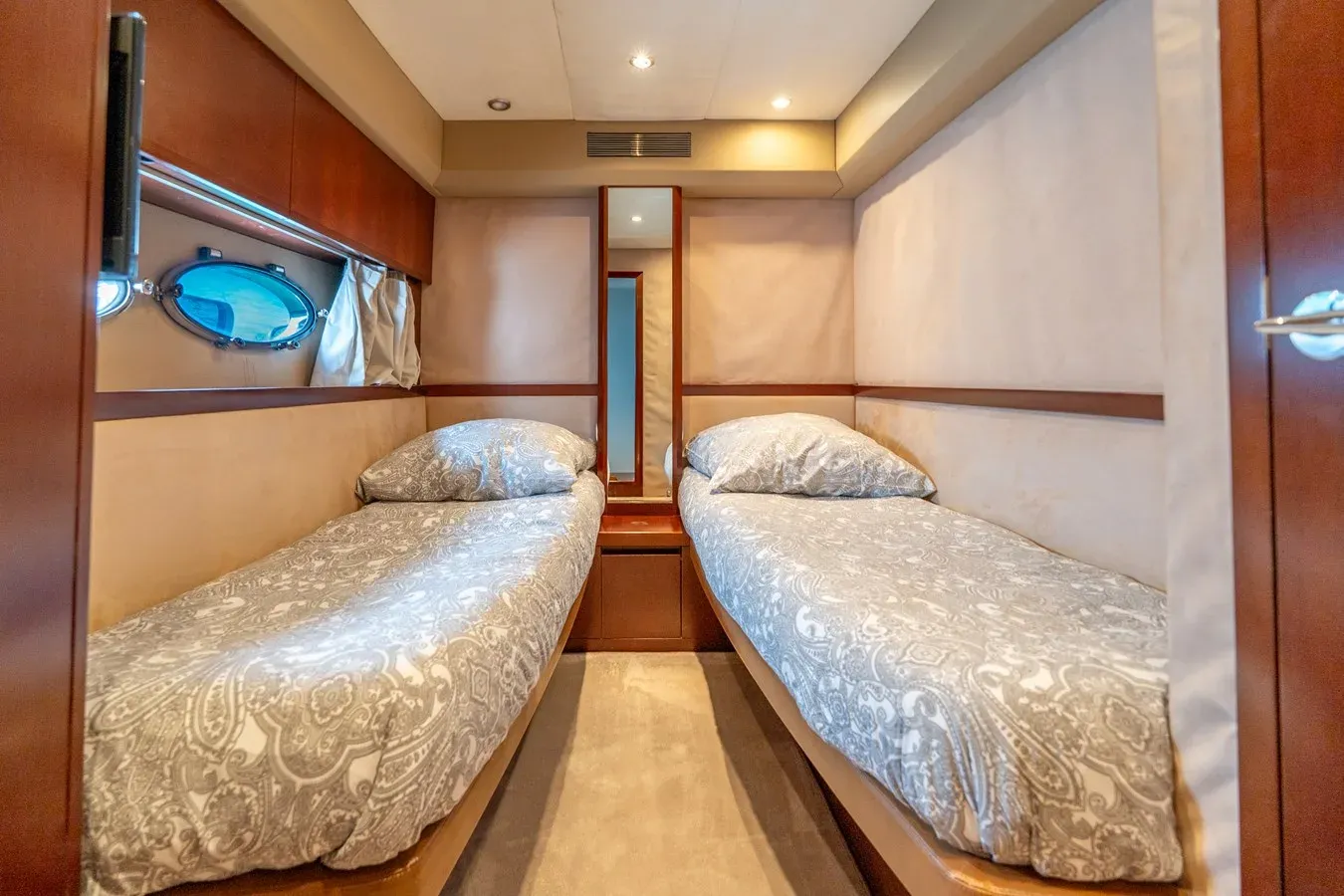 Buy a yacht Princess V70 70