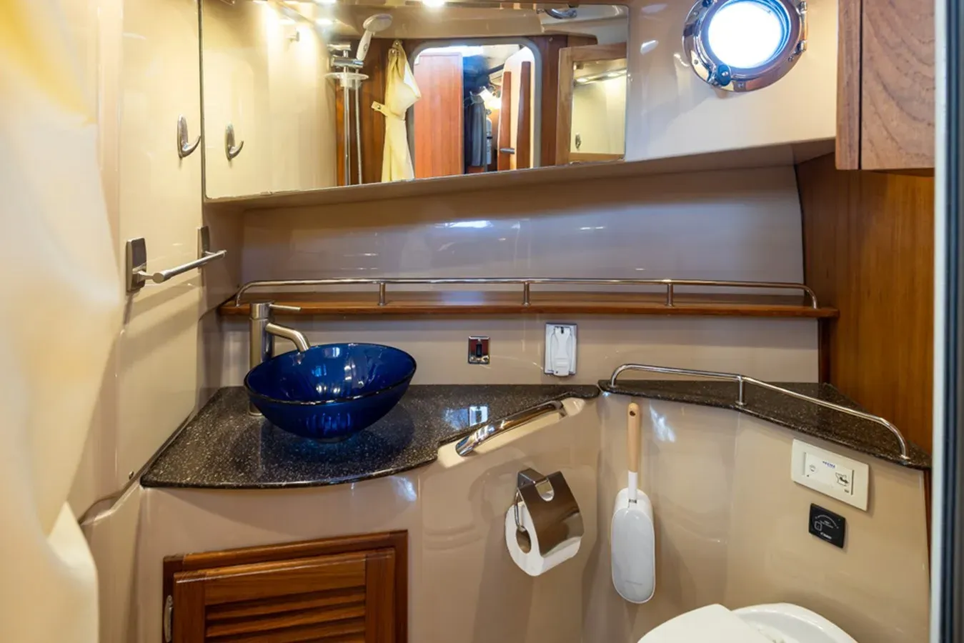 Buy a yacht CLIFFORD 31 Sedan