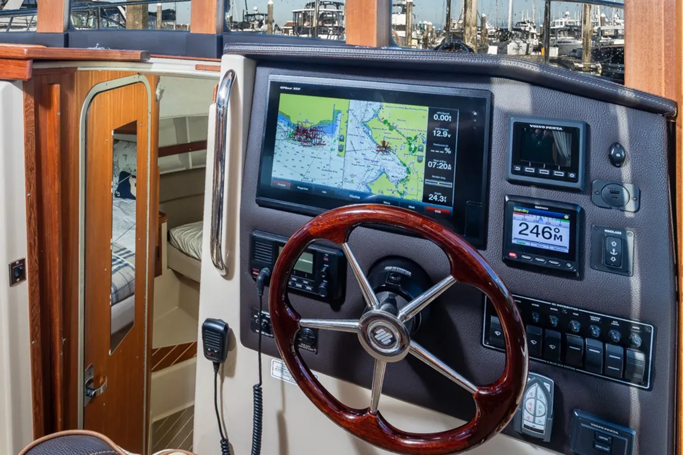 Buy a CLIFFORD 31 Sedan at Shestakov Yacht Sales
