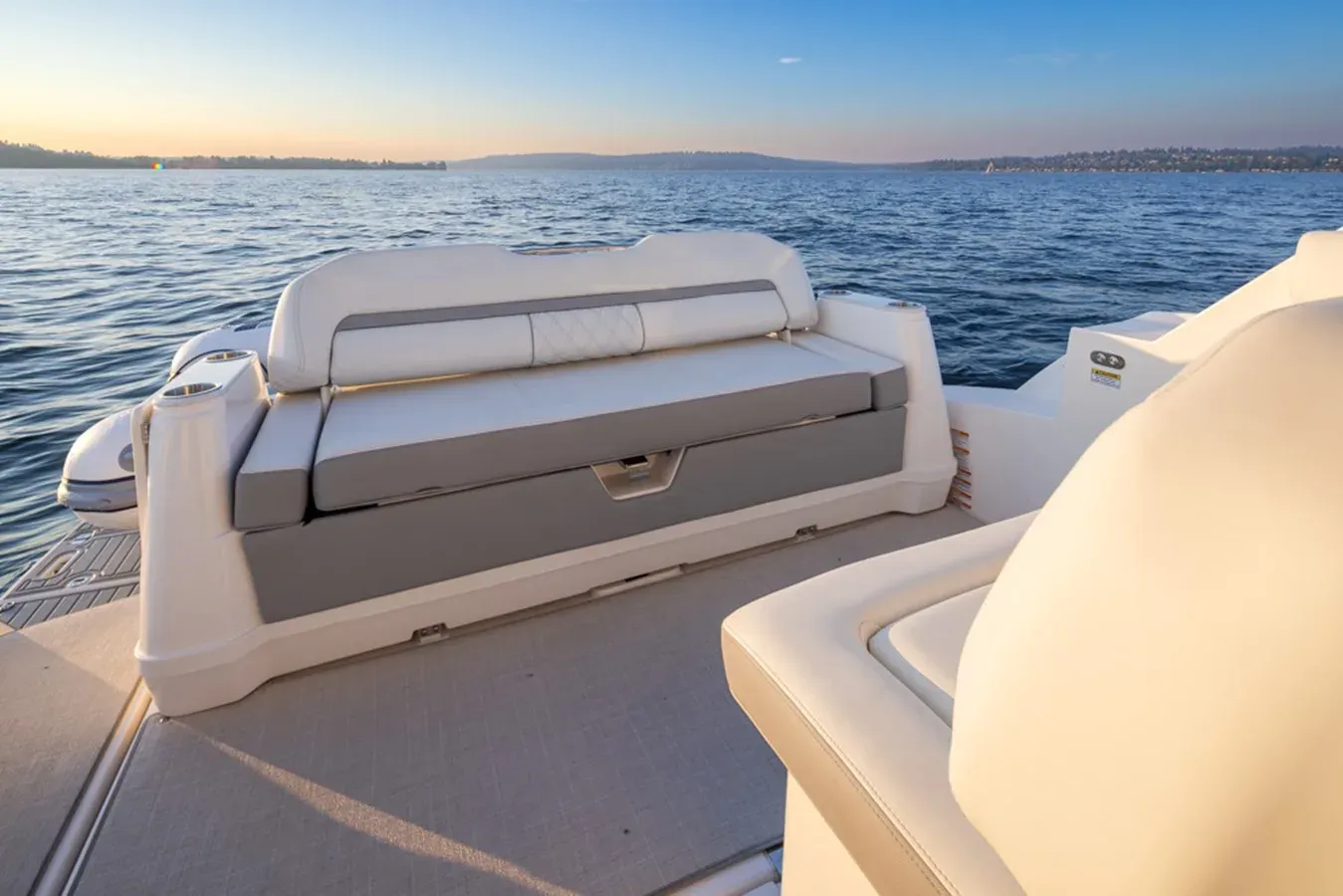 Купить яхту CAPTAIN MORGAN 36 Grand Coupe в Shestakov Yacht Sales
