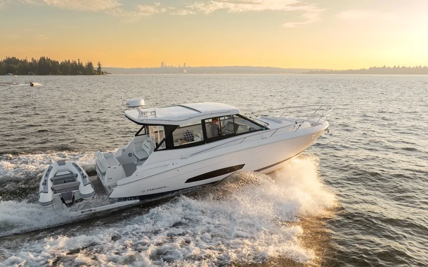 Купить яхту CAPTAIN MORGAN - Regal в Shestakov Yacht Sales