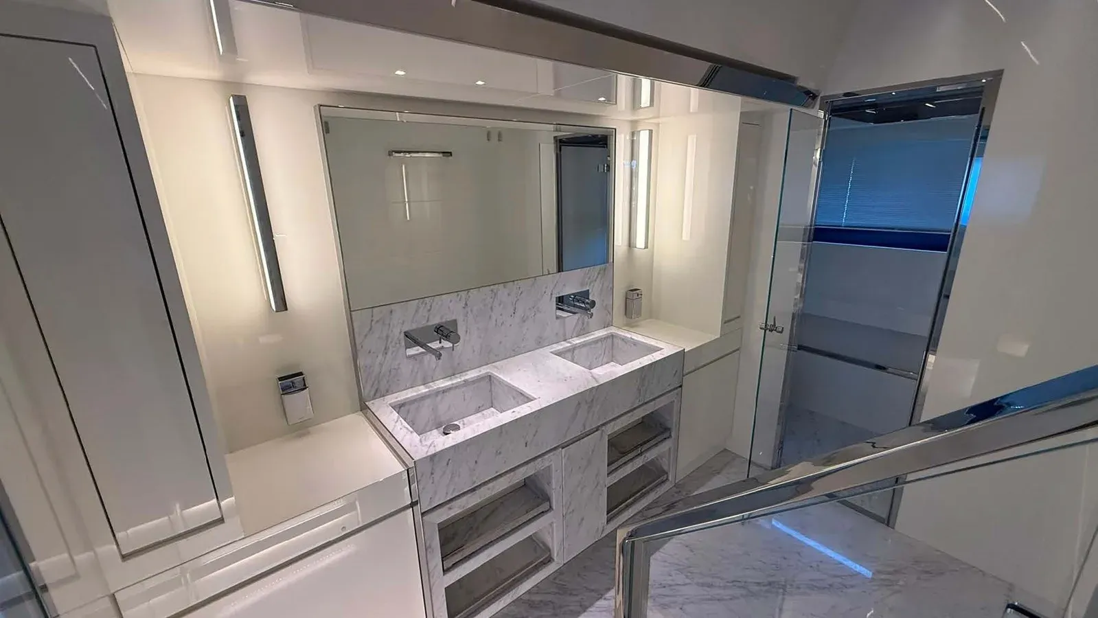 Riva 100 Corsaro