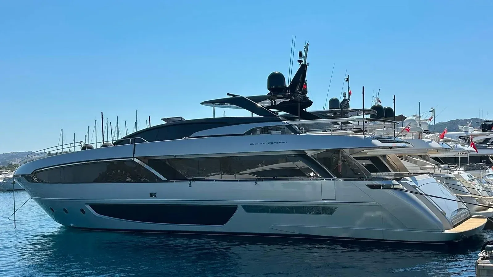 Стоимость яхты Riva 100 Corsaro 100 Corsaro