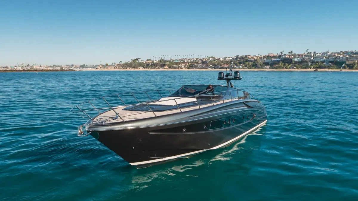 PERGOLA RIVA 63 VIRTUS Sportsboat