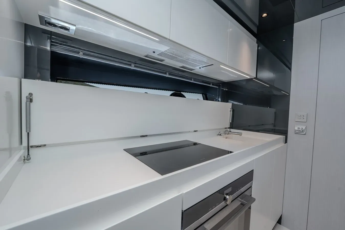 Buy a yacht LUCE I 68 Diable