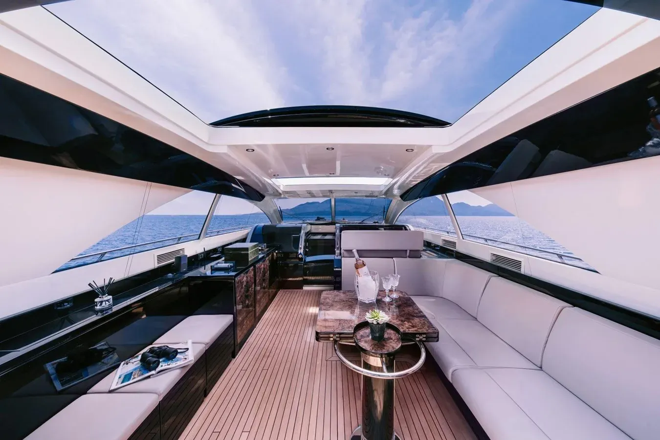 Купить MY Who CARES - RIVA YACHT