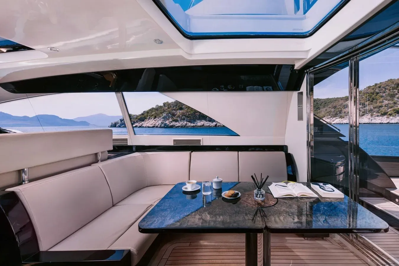 Стоимость яхты MY Who CARES - RIVA YACHT