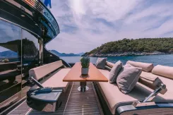 MY Who CARES - RIVA YACHT