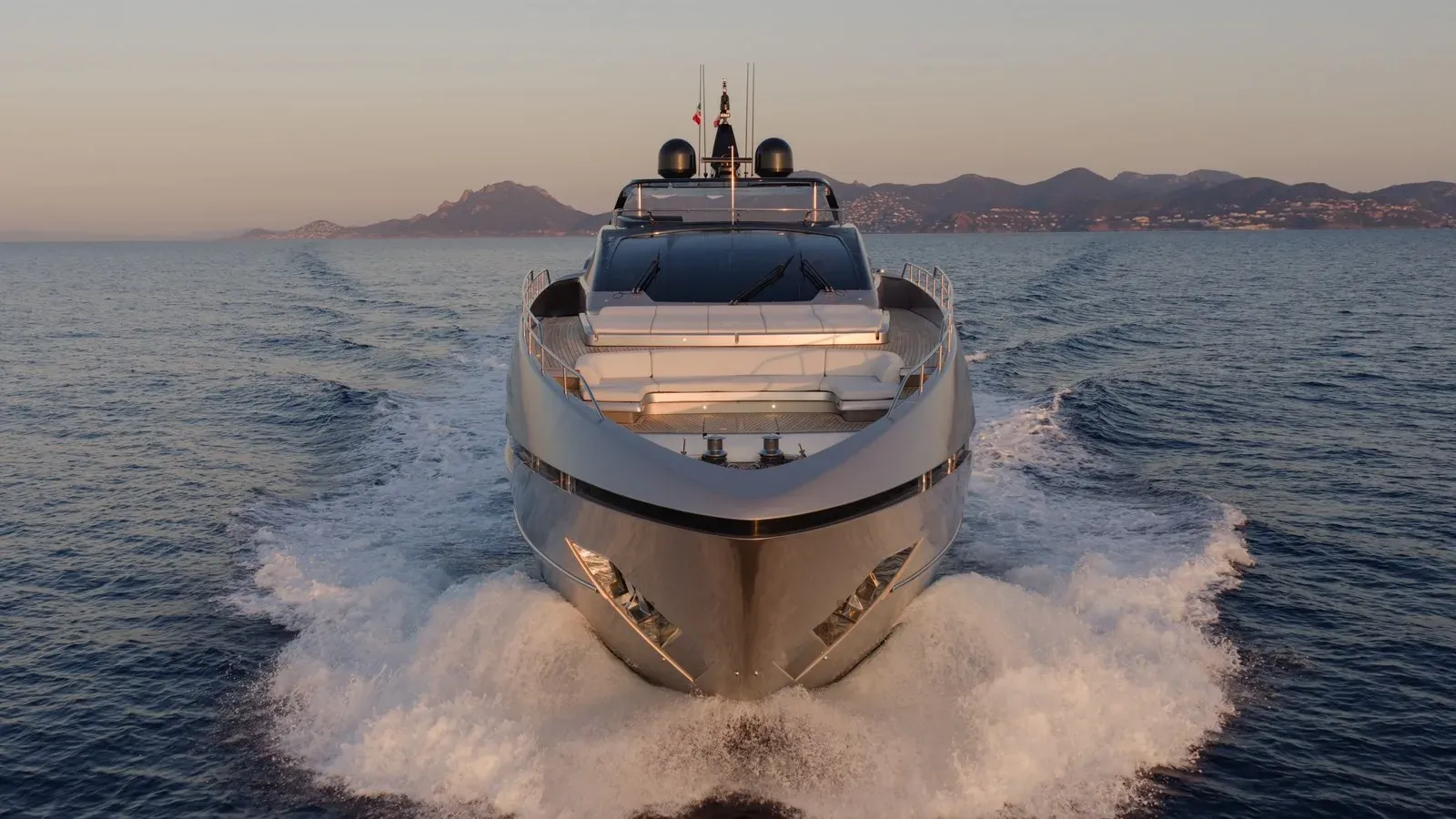 Buy a yacht M 2020