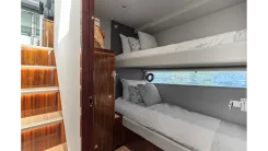 No Name 4600 Sport Yacht Platinum Edition price