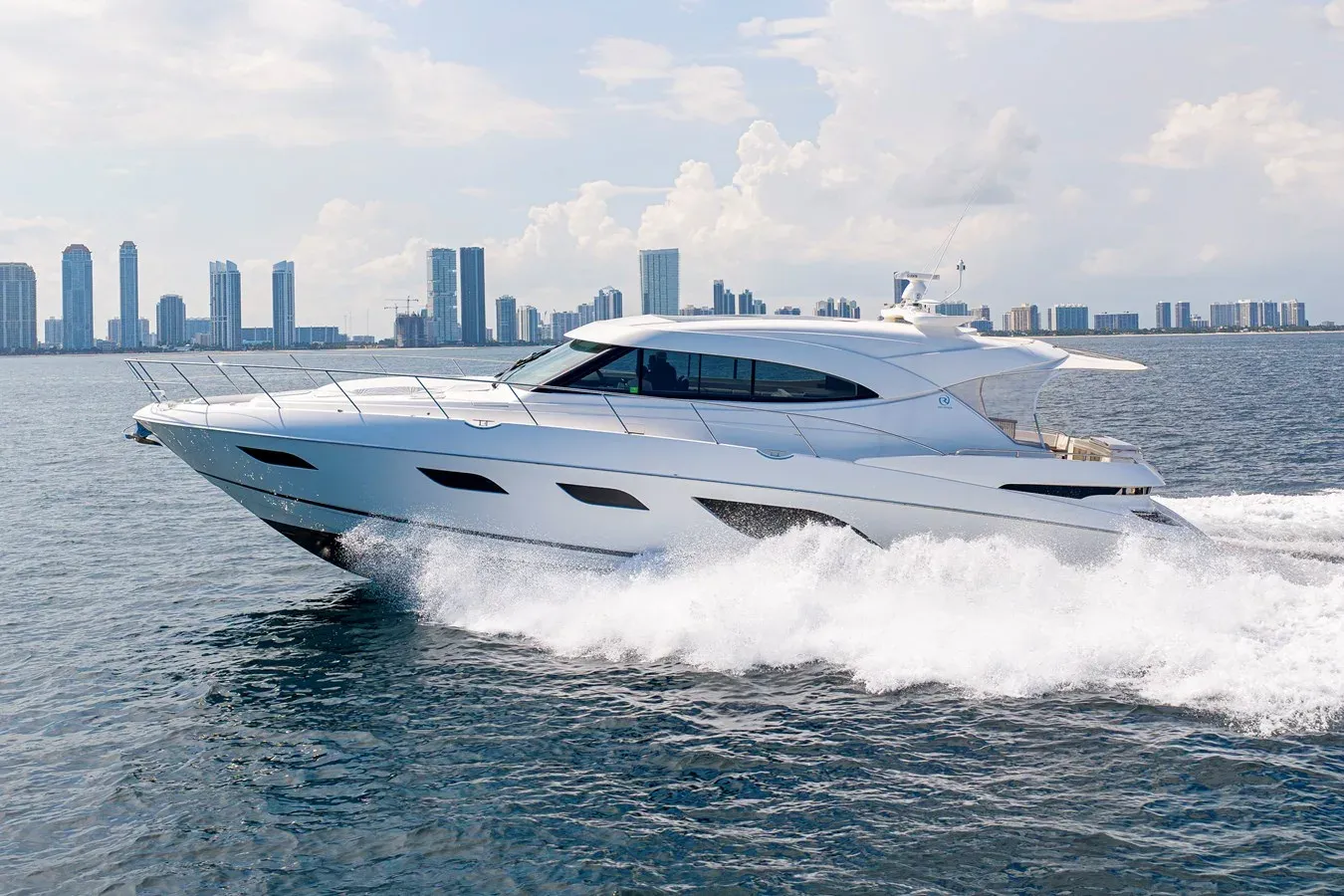 Buy a GUACHAFITA 2019 at Shestakov Yacht Sales