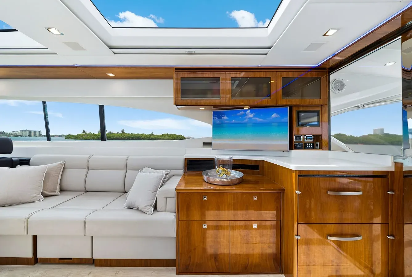 Buy a GUACHAFITA - Riviera at Shestakov Yacht Sales