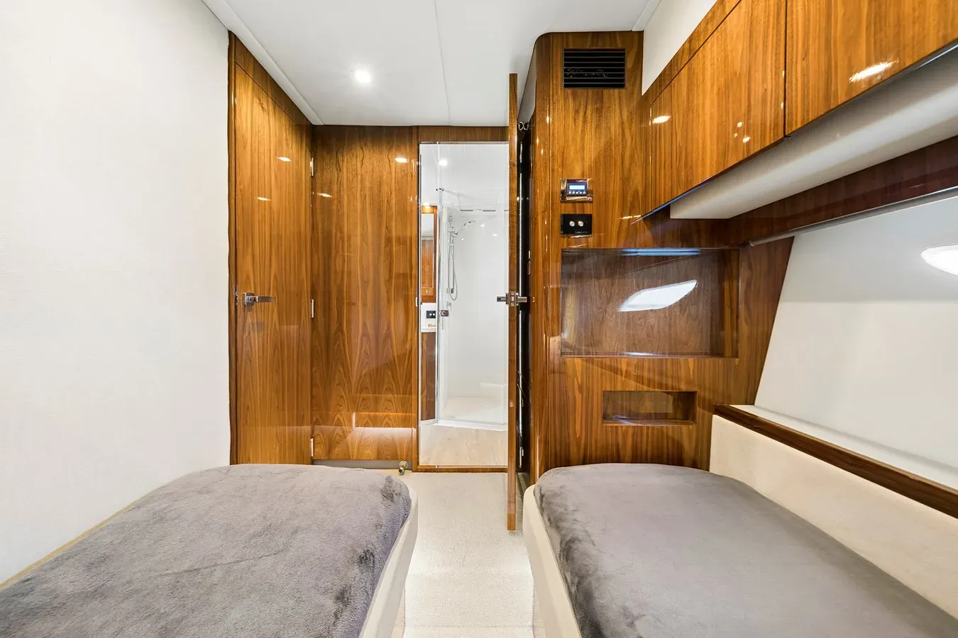 Buy a GUACHAFITA at Shestakov Yacht Sales