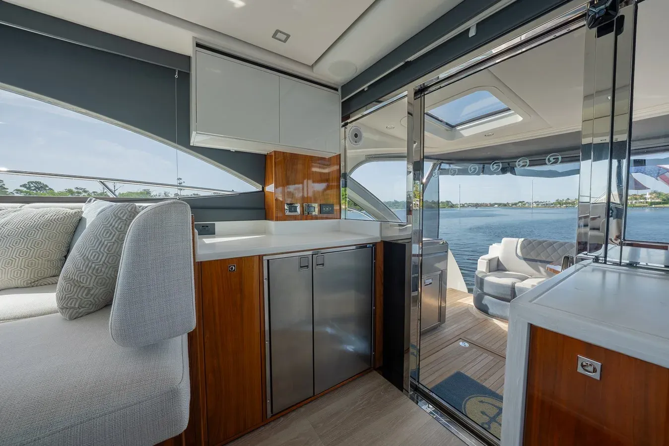 Buy a yacht CAPTAIN FUN - Riviera