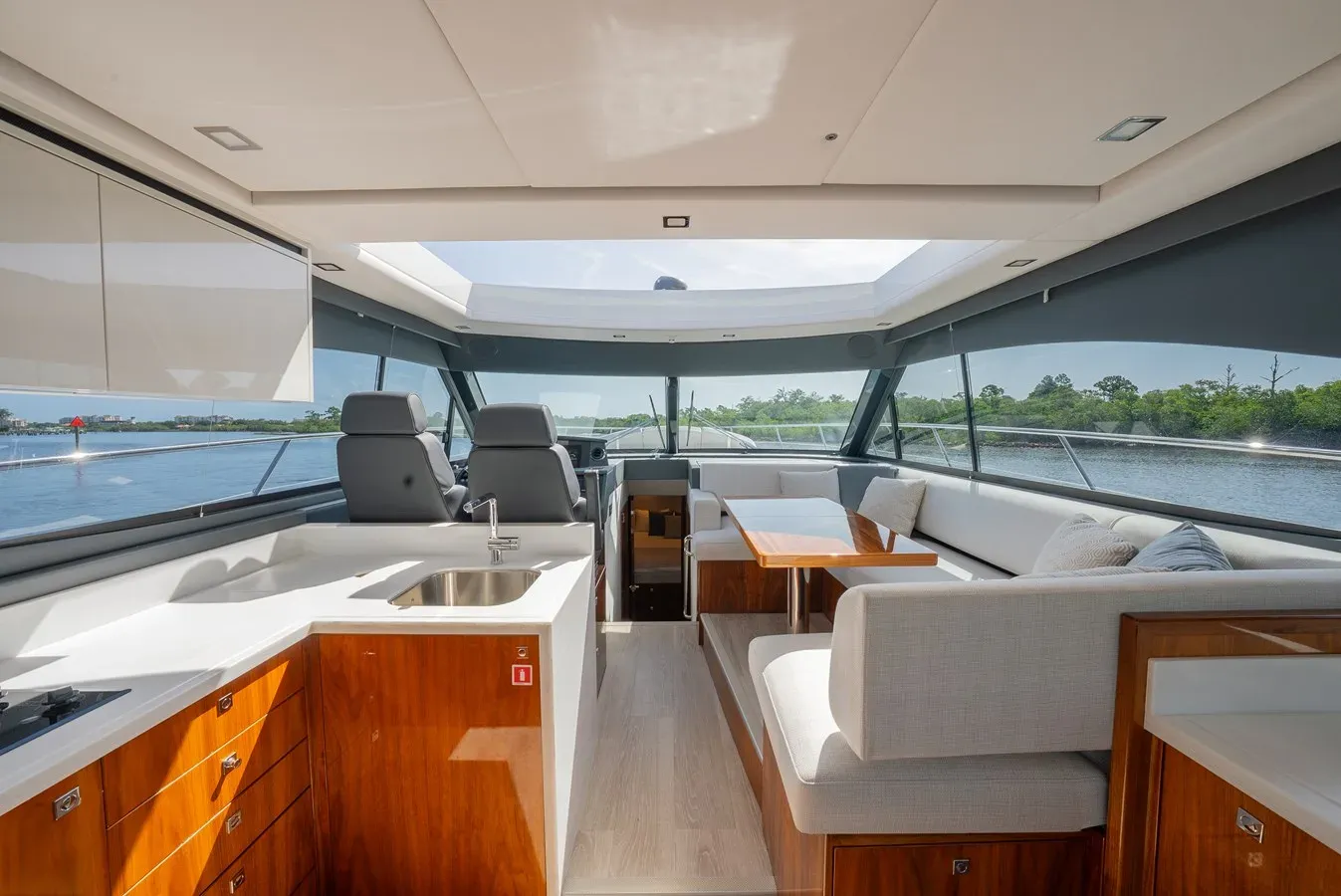 best yacht sales deals CAPTAIN FUN - Riviera