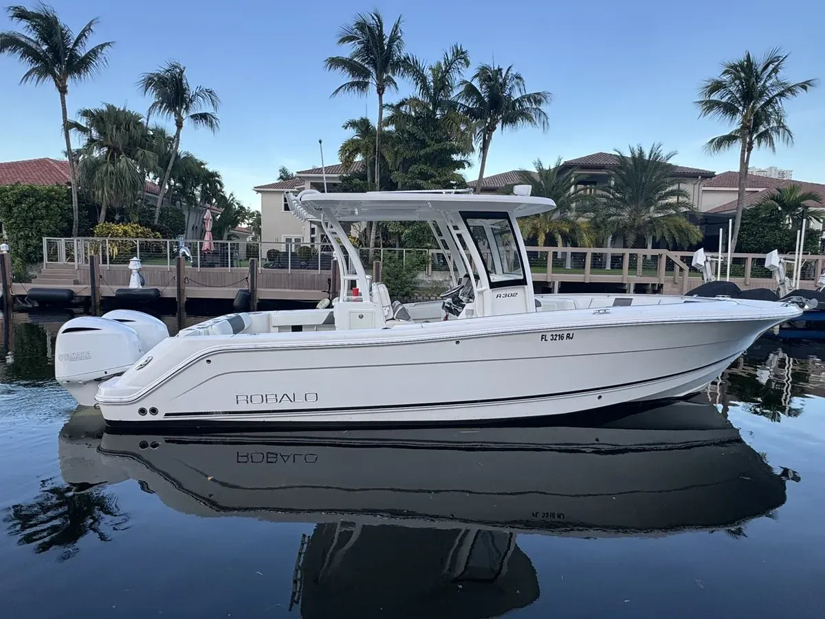best yacht sales deals Robalo R302 - ROBALO