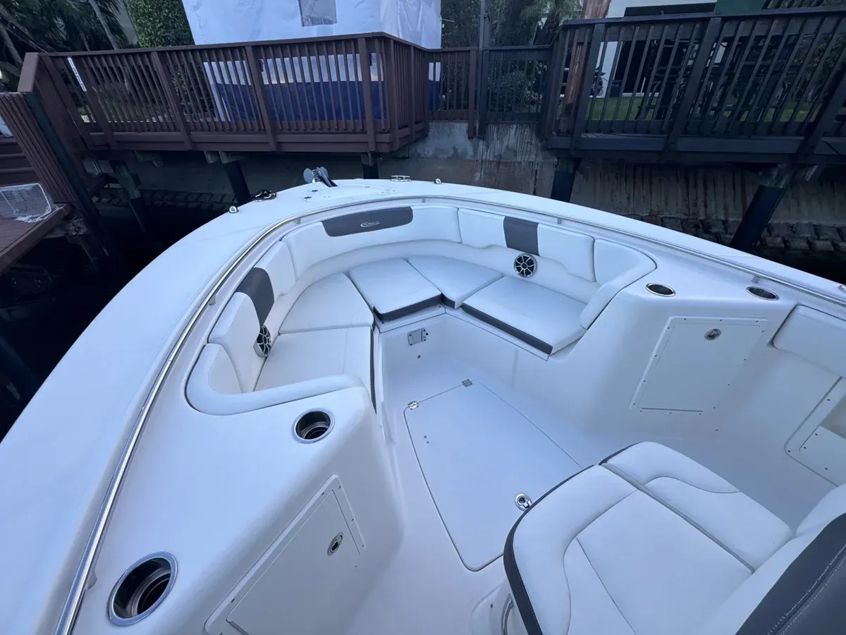 Robalo R302 2017
