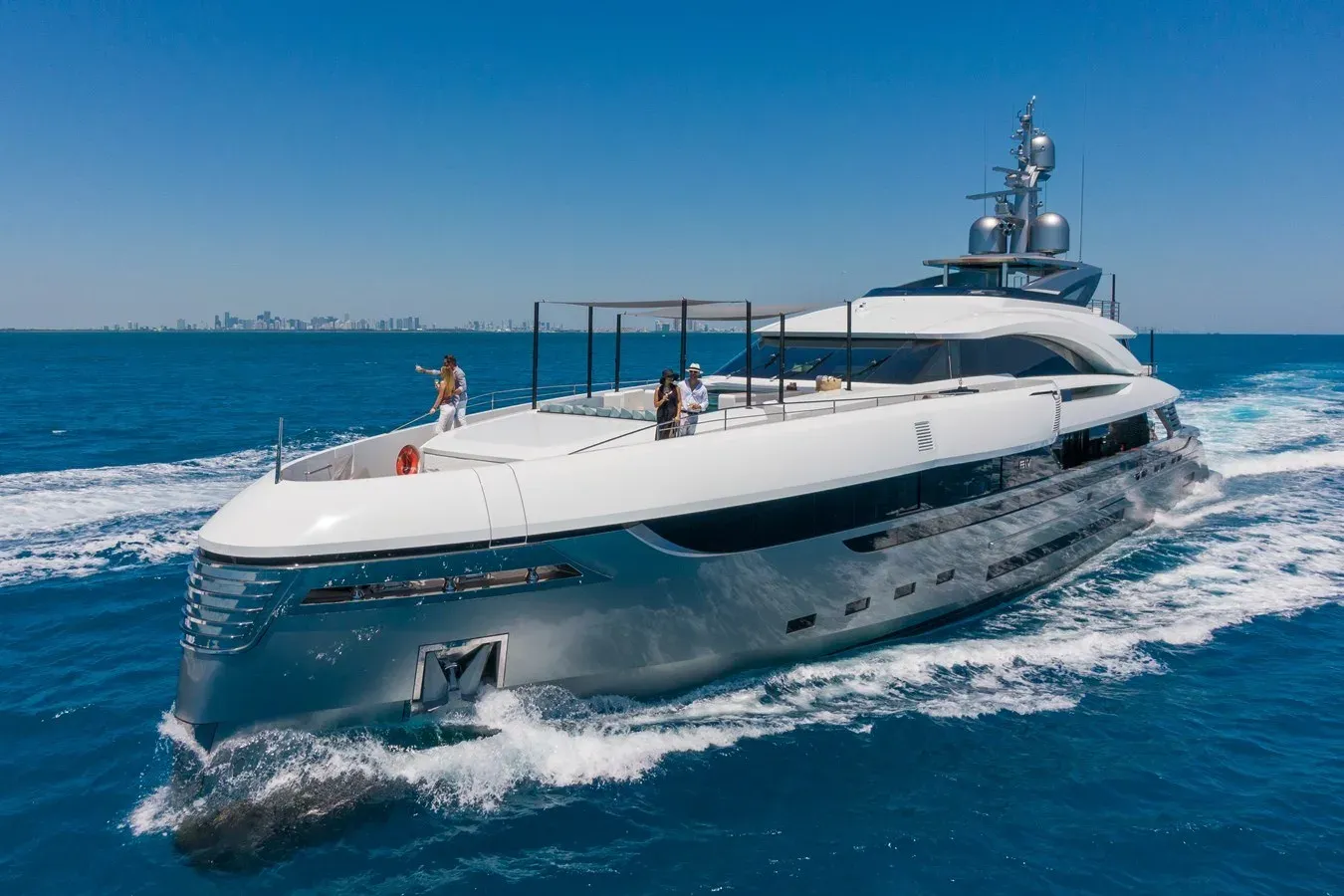 Buy a yacht EIV 2020