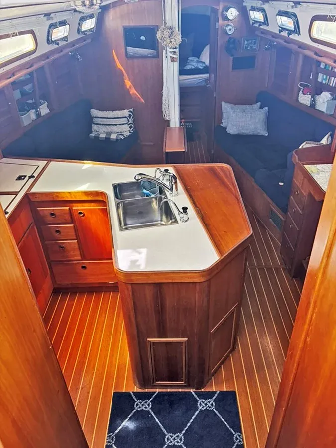 the best price on SCRIMSHAW 40