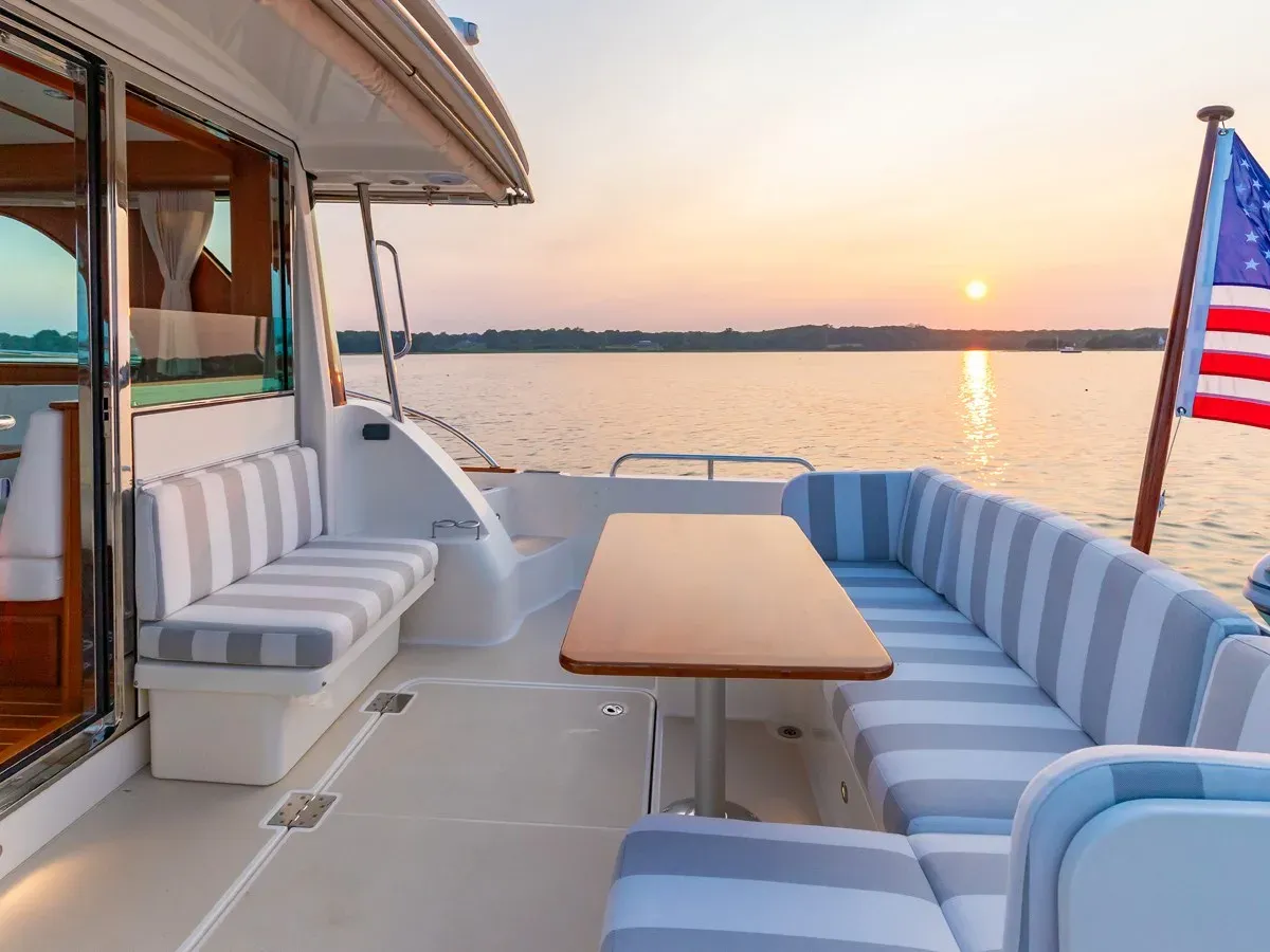 Buy a yacht SALT THERAPY 45 Salon Express