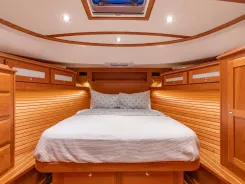 Buy a yacht SALT THERAPY - SABRE