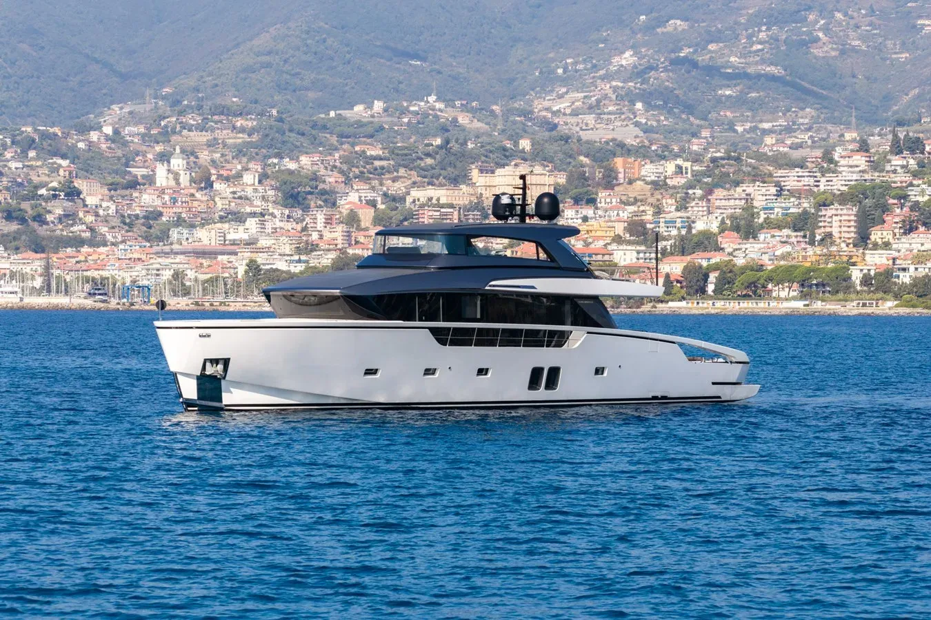 JUNIOR 88 yacht sale