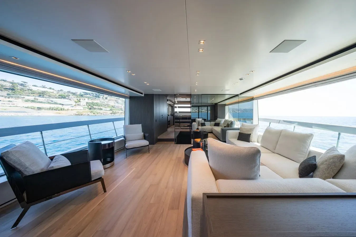 Buy a yacht JUNIOR 88