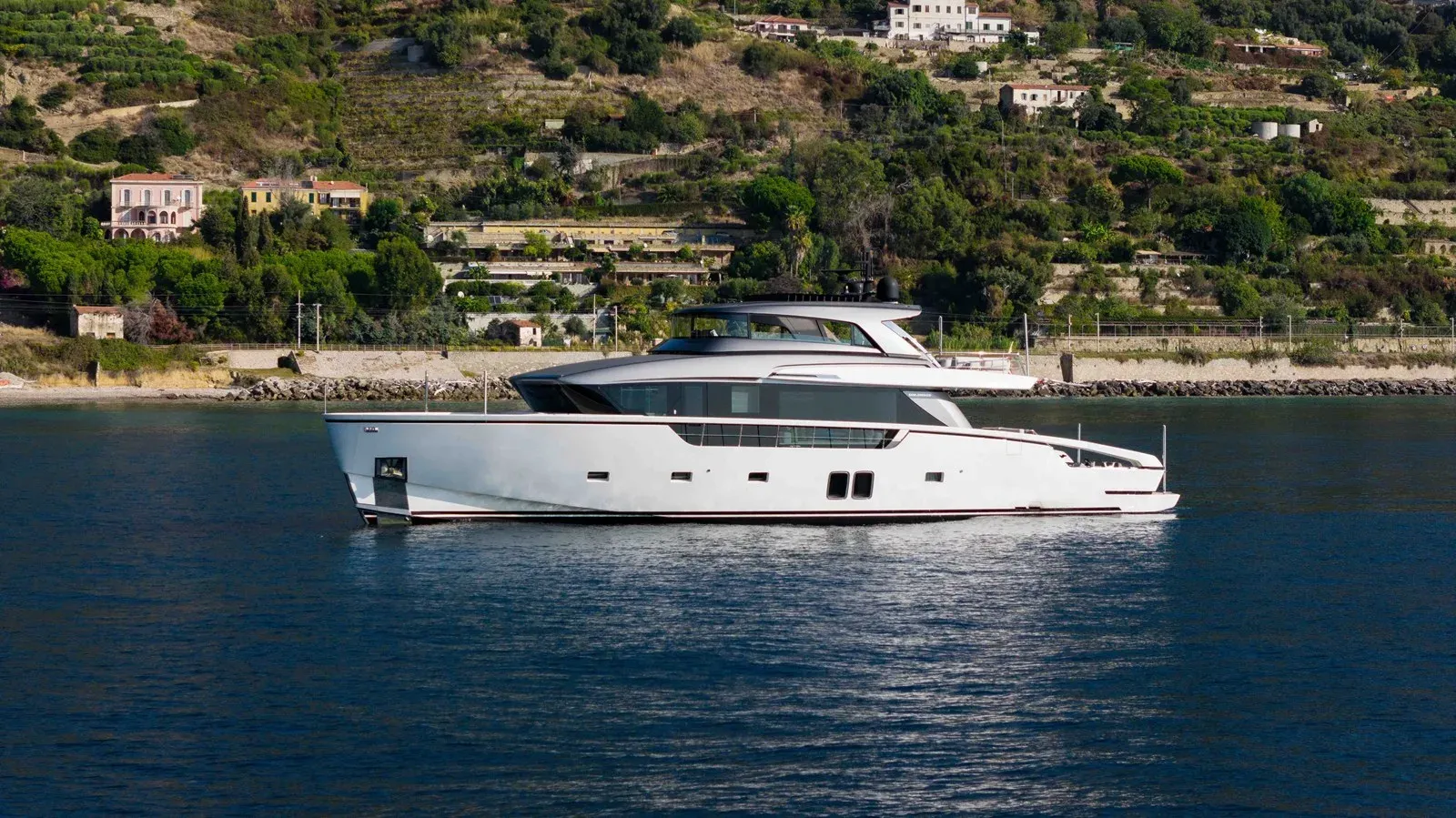 Buy a yacht LA 2023