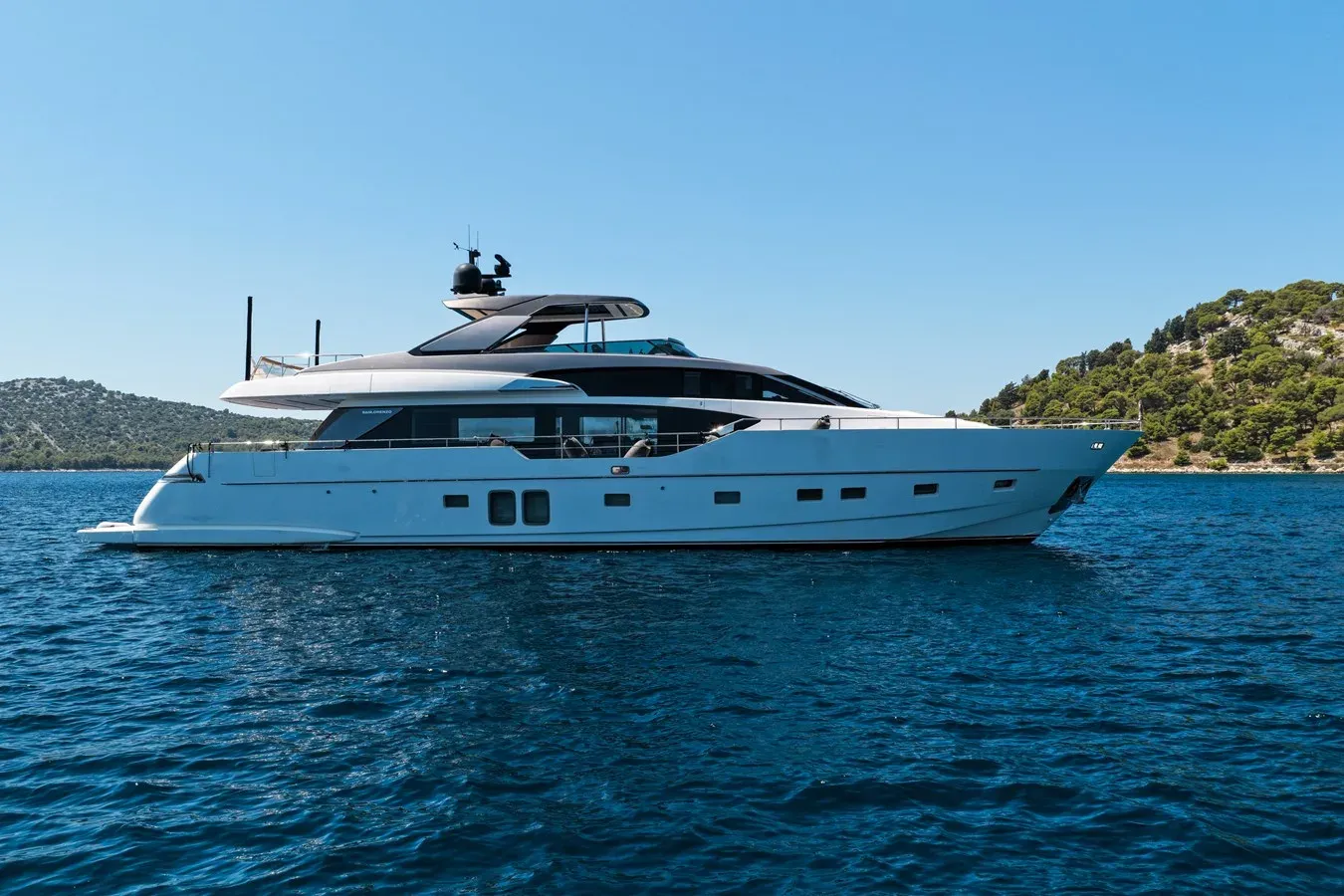 the best price on Sanlorenzo SL86 2019