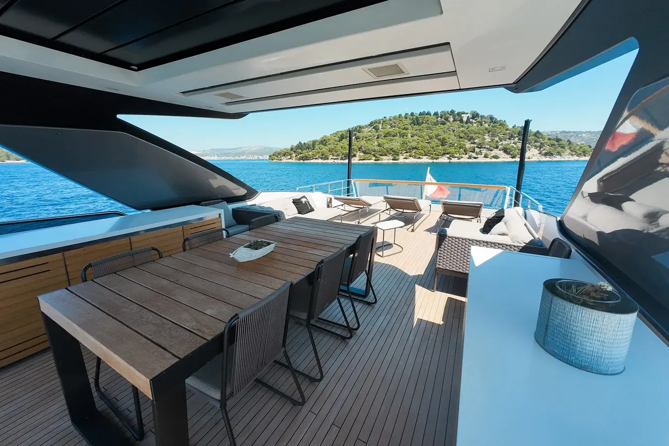 Buy a Sanlorenzo SL86 - Sanlorenzo at Shestakov Yacht Sales