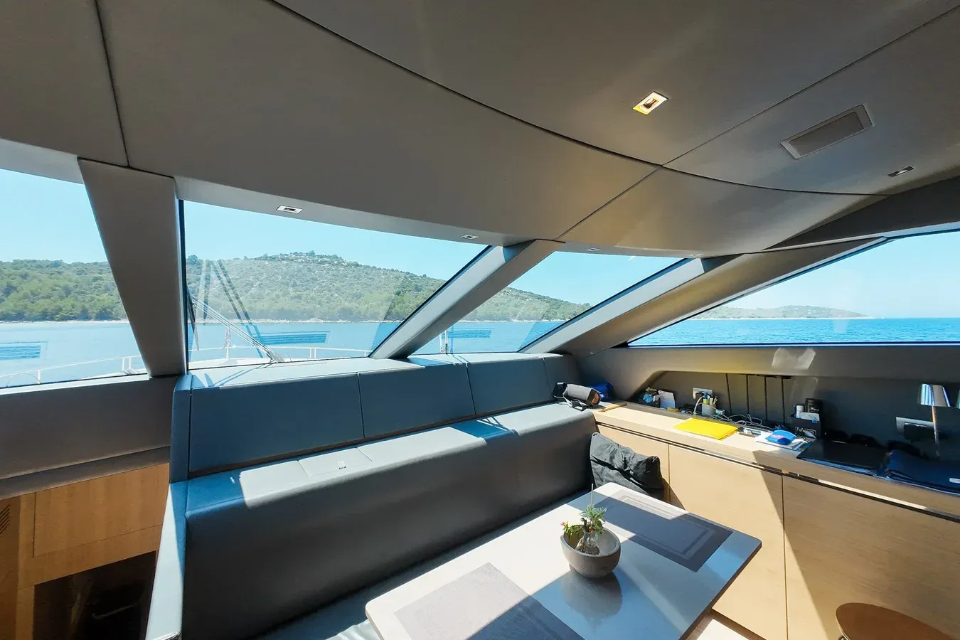 the best price on Sanlorenzo SL86