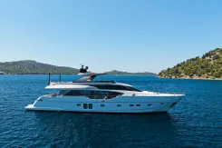 the best price on Sanlorenzo SL86