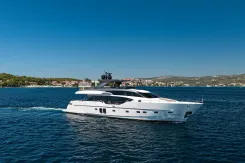 best yacht sales deals Sanlorenzo SL86