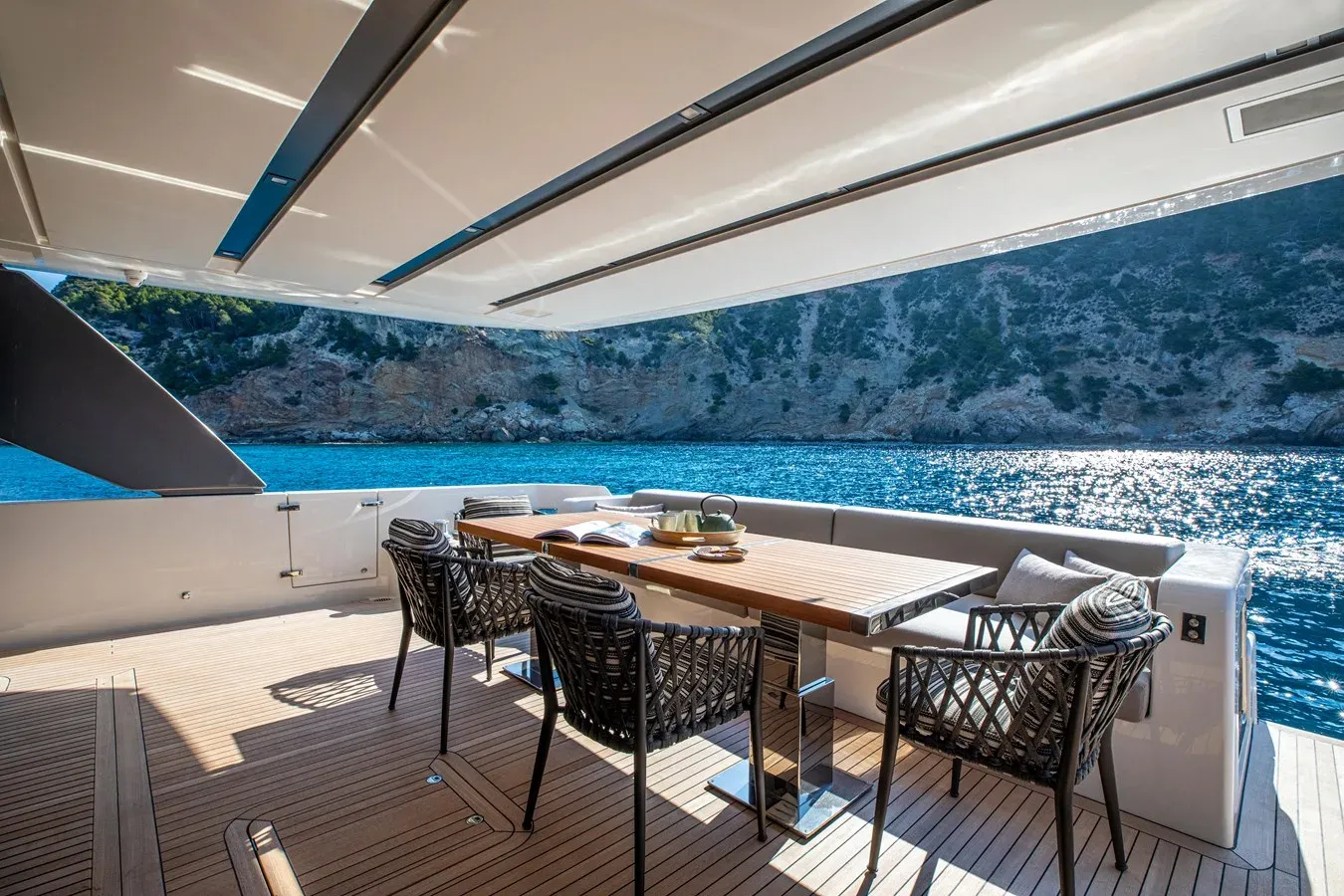 Buy a yacht SEVEN SL90A