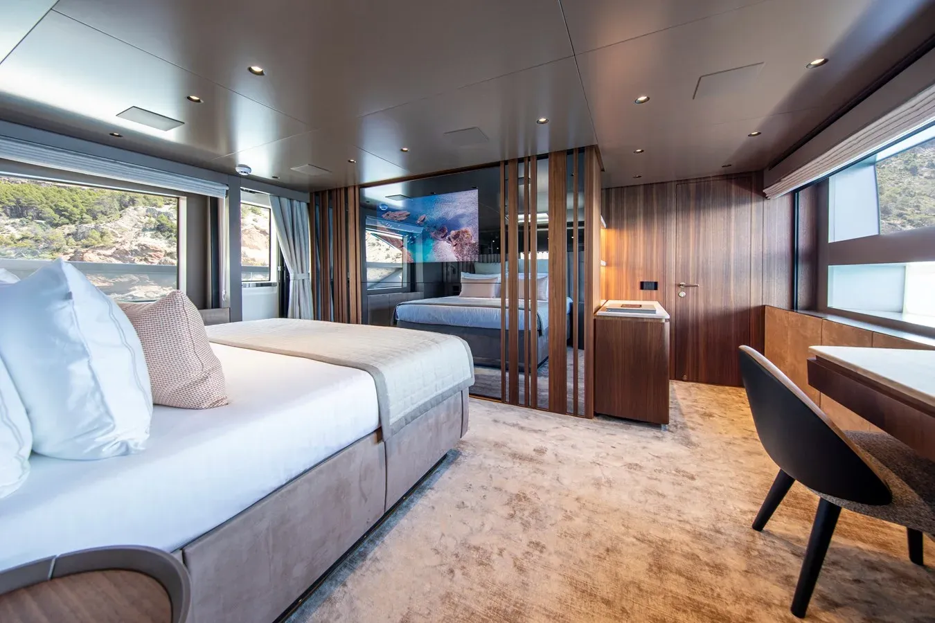 Buy a yacht SEVEN