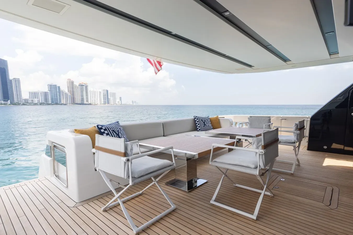 Buy a yacht CHAMELION SL90A