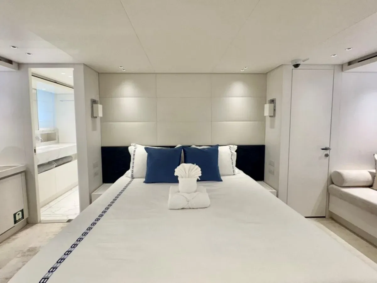 Buy a yacht Vicky