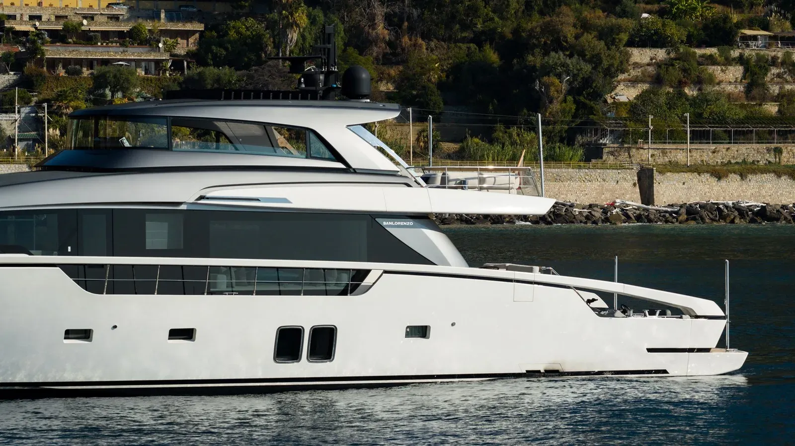 Buy a yacht LA - Sanlorenzo